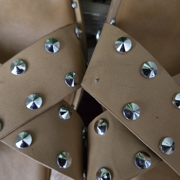 Nicole Miller New York Studded sandals sz 8 - Picture 2 of 3